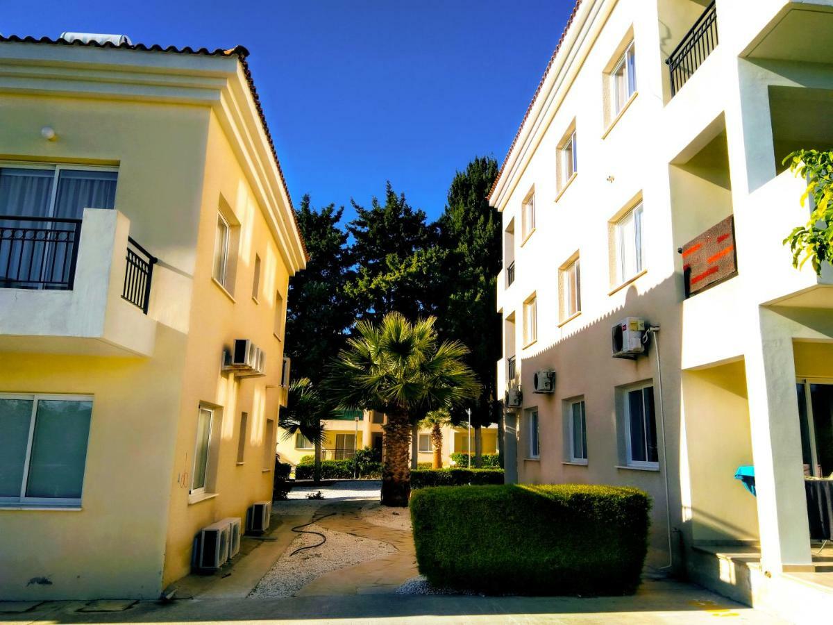 Enjoy The Silence Apartments 파포스 외부 사진